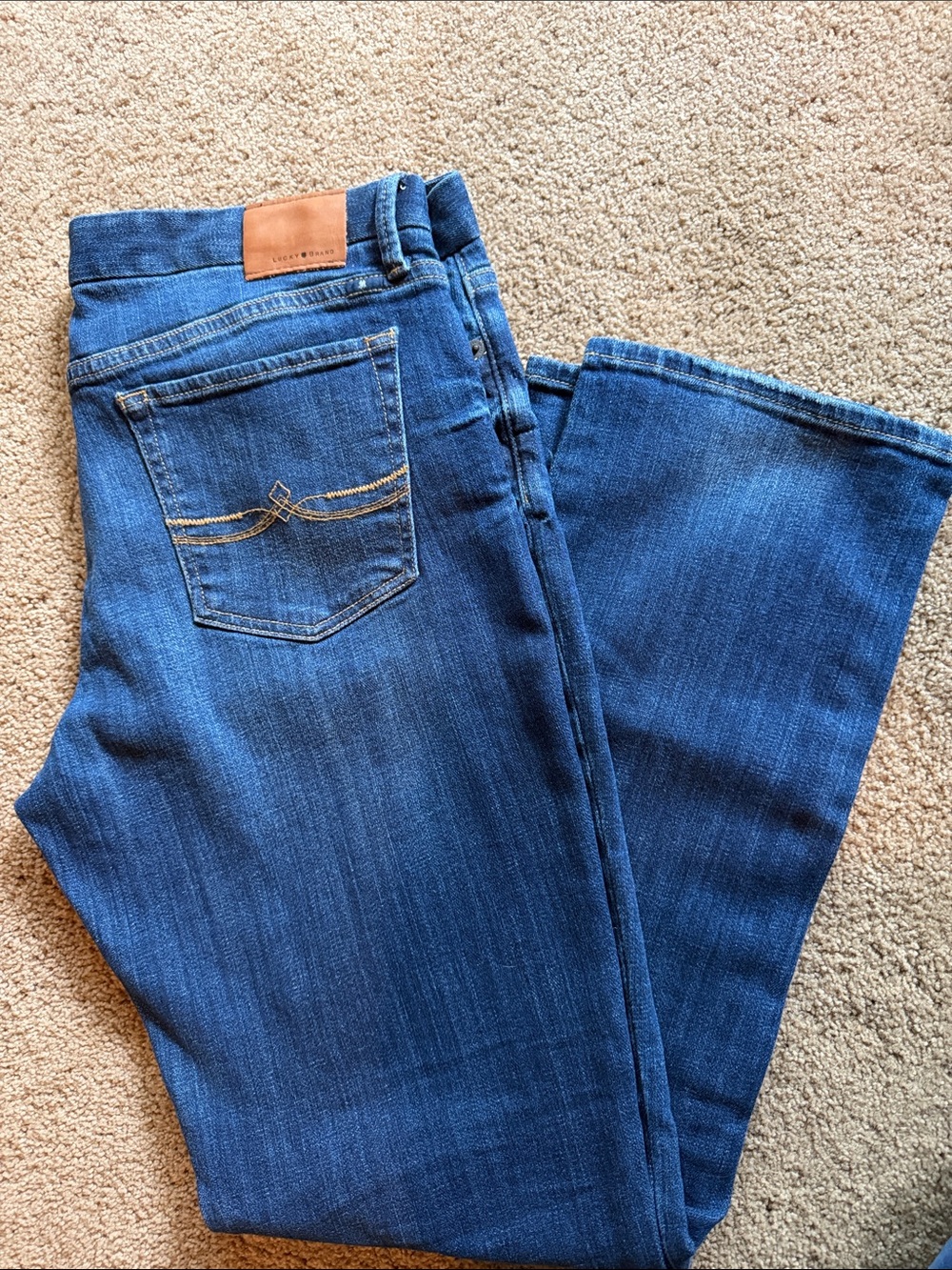 Lot of 3- Lucky Brand Jeans Trio — Dark Blue, Medium Blue & Black - Picture 2 of 7